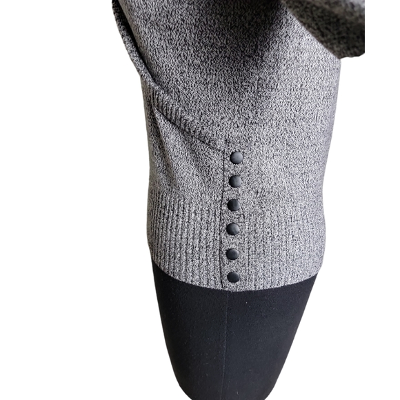 Dressbarn v neck fold over collar faux wrap gray sweater size small - Picture 4 of 8